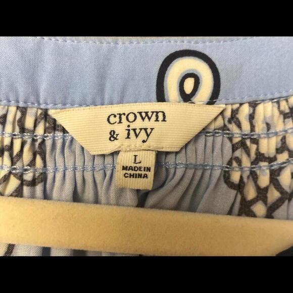 Crown & Ivy Blue Floral Blouse - Size L - Picture 4 of 8